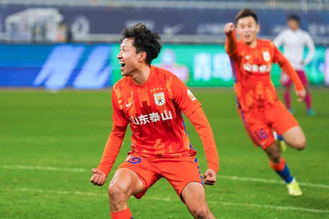 开云体育官网-【足协杯】宋龙莫伊塞斯建功 十人泰山2比0申花晋级