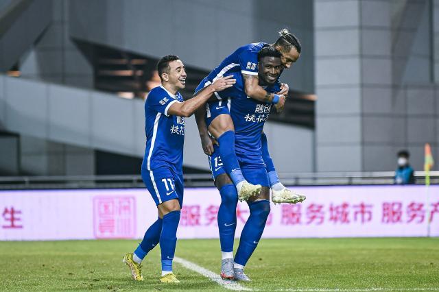 开云体育-三镇强势连胜演绎群狼共舞 单场35次射门宣告冲冠