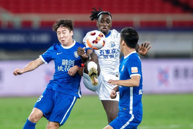 开云体育官网-三镇后半场两度变阵系首创 下轮湖州行又少一大将