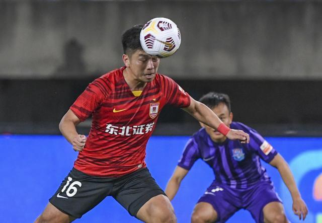 开云体育下载-沧州拒走老路最后2日连购5人 老萨选中爱将解顽疾