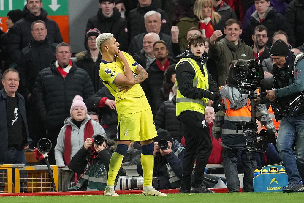 开云体育网址-体坛联播｜利物浦遭热刺绝平，米兰输球错失争冠良机