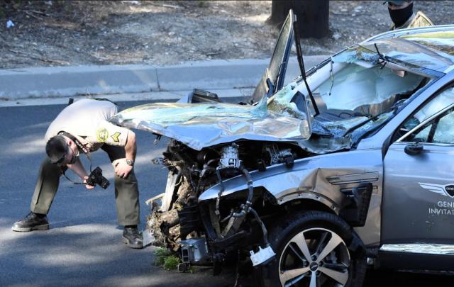 伍兹突发车祸腿部受伤严重 已做手术暂无生命危险